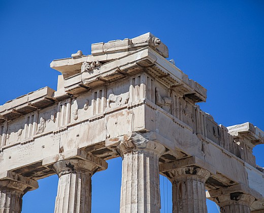 Exploring the Acropolis: How to Beat the Crowds and Stay Cool